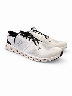 On Running Cloud X Sneakers – Women’s 9 (EU 40) – White/Black – EUC